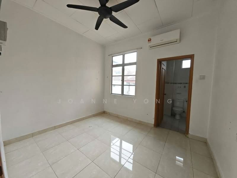 Rumah Teres 2-Tingkat untuk Dijual di Johor Bahru (Johor) - Joanne Yong - Bathroom - PropertyGuru.com.my