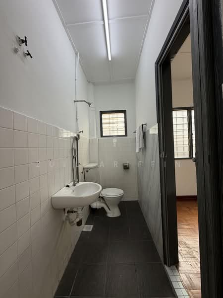 Rumah Teres 2 Tingkat untuk Dijual di Batu Caves (Selangor) - ZULL ARIFFIN - Bathroom - PropertyGuru.com.my