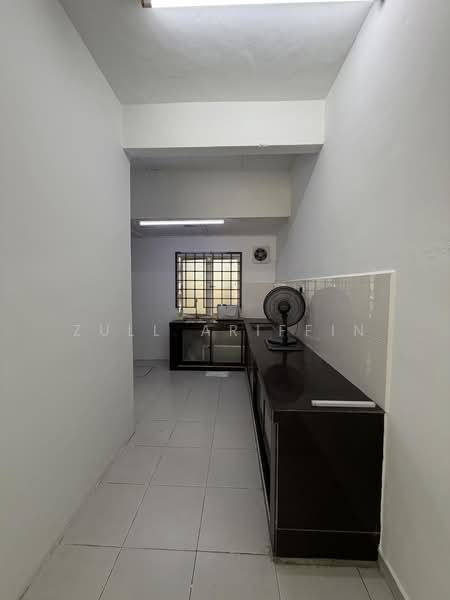 Rumah Teres 2 Tingkat untuk Dijual di Batu Caves (Selangor) - ZULL ARIFFIN - Kitchen - PropertyGuru.com.my