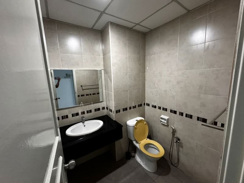Kondominium untuk Disewa di Bayswater Resort Condominium - Alex Lim - Bathroom - PropertyGuru.com.my