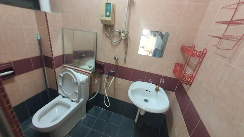 Apartment for Rent at Pandan Terrace Apartment - Nexus Tan - Bathroom - PropertyGuru.com.my