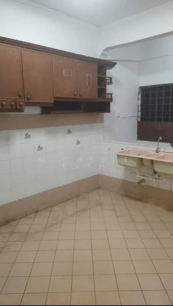 2-storey Terraced House for Rent in Taman Desa Cemerlang (Ulu Tiram) - Michelle Kueh - Kitchen - PropertyGuru.com.my