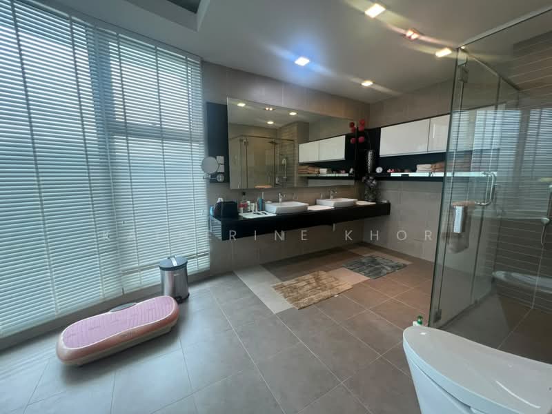 Condominium for Sale at Gurney Paragon - Katherine Khor - Bathroom - PropertyGuru.com.my