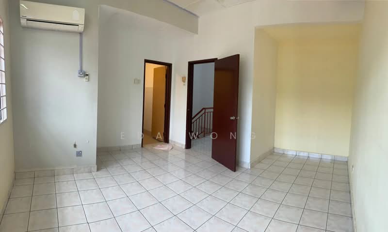 Semi-Detached House for Sale in Sungai Buloh (Selangor) - Eda Wong - Living Room - PropertyGuru.com.my
