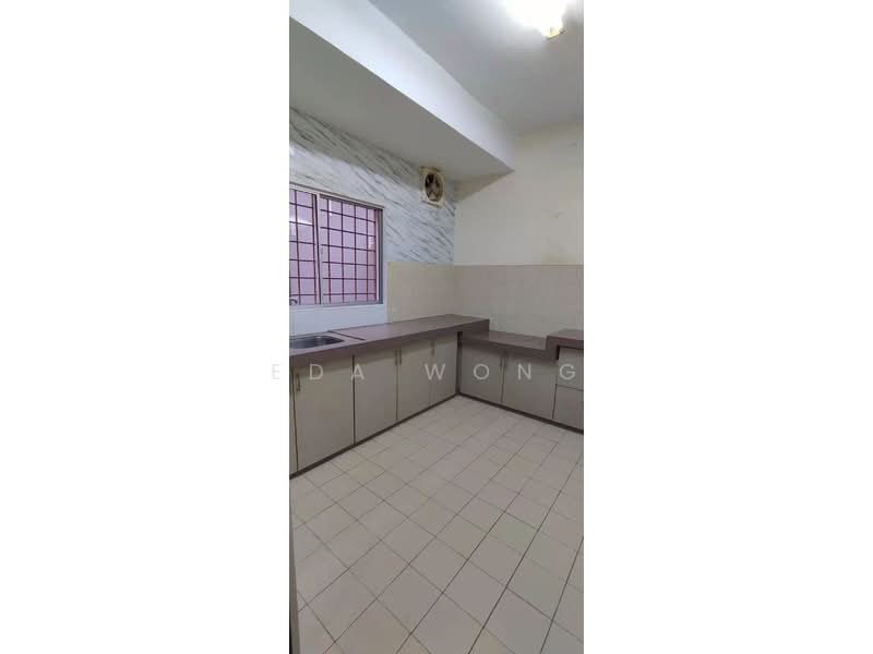 Semi-Detached House for Sale in Sungai Buloh (Selangor) - Eda Wong - Kitchen - PropertyGuru.com.my