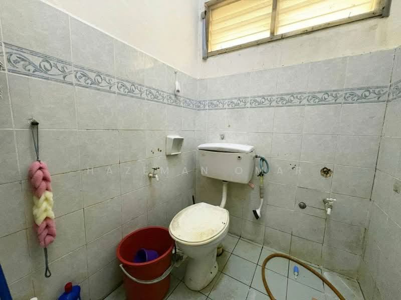 1-storey Terraced House for Sale in Alam Perdana (Puncak Alam) - Hazeman Omar - Bathroom - PropertyGuru.com.my