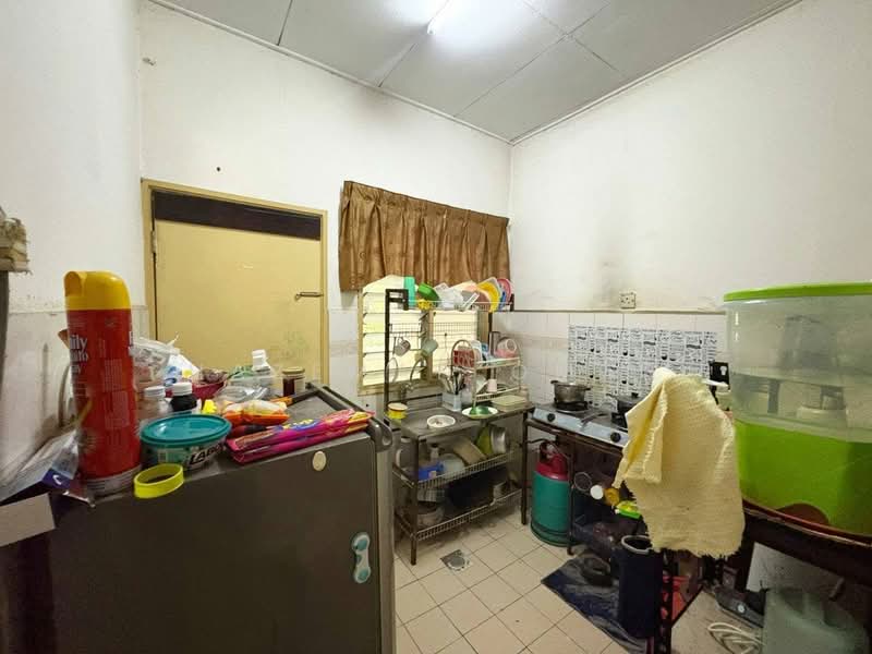 1-storey Terraced House for Sale in Alam Perdana (Puncak Alam) - Hazeman Omar - Kitchen - PropertyGuru.com.my