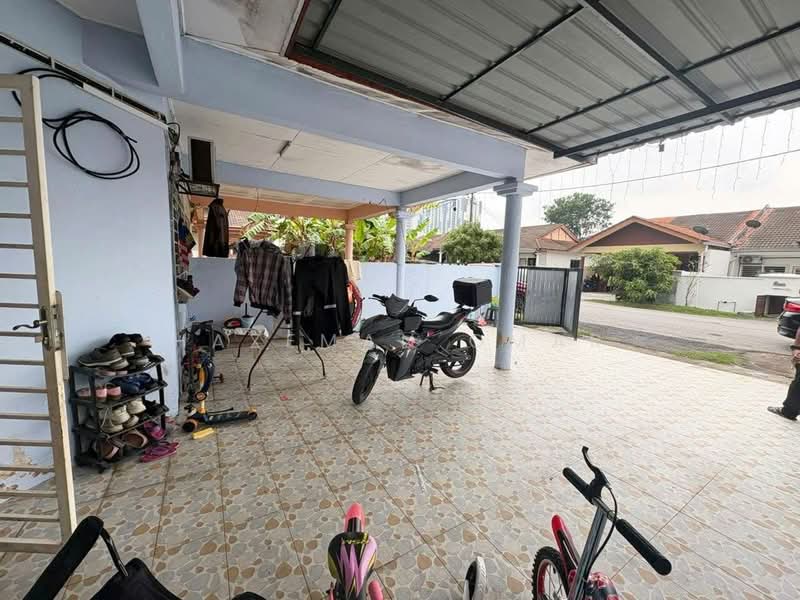 1-storey Terraced House for Sale in Alam Perdana (Puncak Alam) - Hazeman Omar - Exterior - PropertyGuru.com.my
