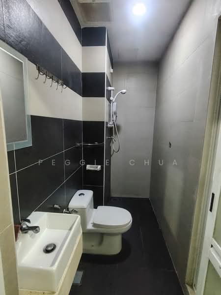 Service Residence for Rent at D'Secret Garden (Pangsapuri Kempas Indah) - Peggie Chua - Bathroom - PropertyGuru.com.my