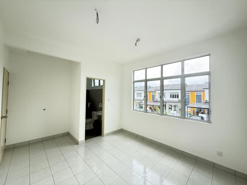 Rumah Teres 2-Tingkat untuk Disewa di Rawang (Selangor) - Tiffany Yang - PropertyGuru.com.my