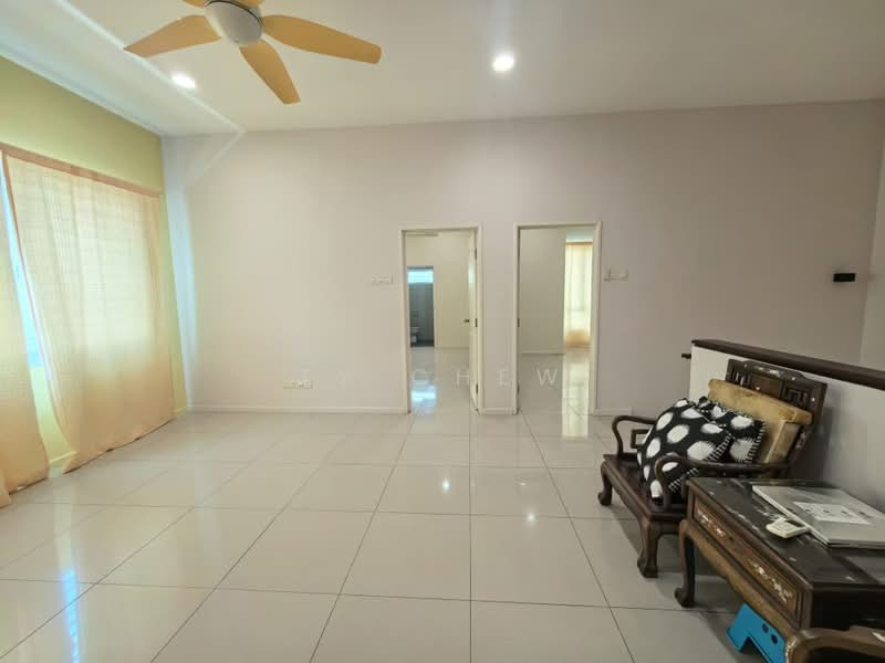 Rumah Berkembar untuk Dijual di Ambang Botanic (Klang) - TY Chew - Upstairs Living Room - PropertyGuru.com.my