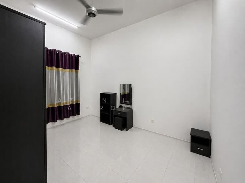 Rumah Teres 1 Tingkat untuk Dijual di Taman Putri Kulai (Kulai) - Azlan Ismail aiproperty - Bedroom - PropertyGuru.com.my
