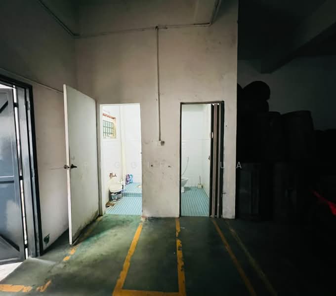 Warehouse for Rent in Masai (Johor) - Peggie Chua - Bathroom - PropertyGuru.com.my