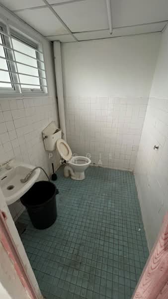 Warehouse for Rent in Masai (Johor) - Peggie Chua - Bathroom - PropertyGuru.com.my