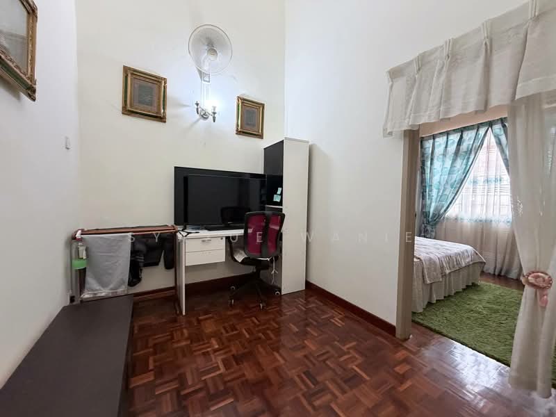 Rumah Teres 2 Tingkat untuk Dijual di Bandar Tasik Kesuma (Beranang) - Syazue Wanie - Bedroom - PropertyGuru.com.my
