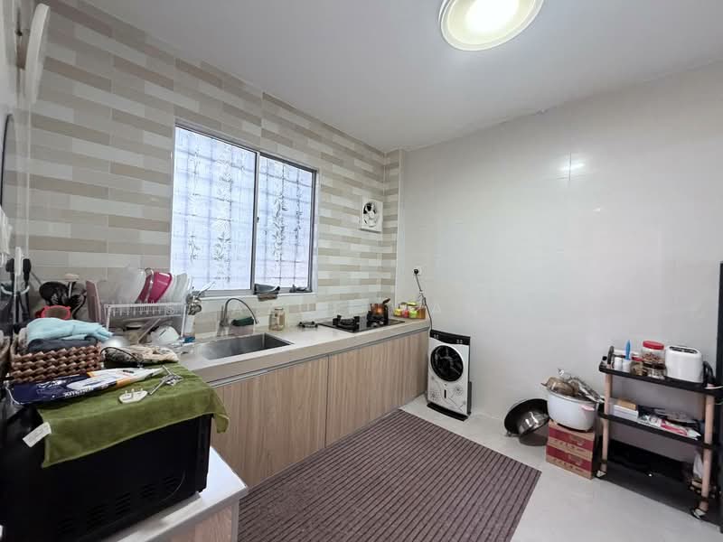 Rumah Teres 2 Tingkat untuk Dijual di Bandar Tasik Kesuma (Beranang) - Syazue Wanie - Kitchen - PropertyGuru.com.my