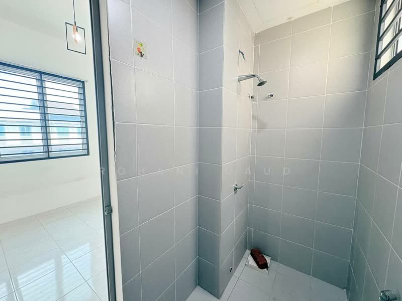 Rumah Bandar untuk Disewa di Semenyih (Selangor) - Rohani Daud - Bathroom - PropertyGuru.com.my