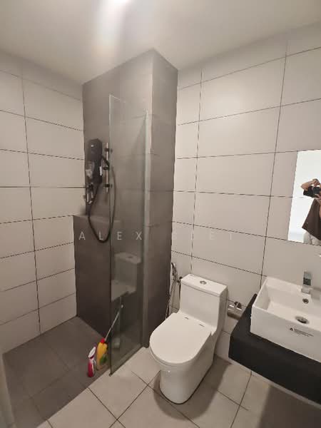 Servis Apartment untuk Disewa di The Era @ Duta North - Alex Seet - Bathroom - PropertyGuru.com.my