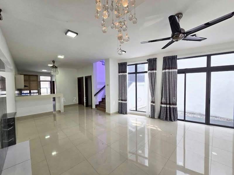 2-storey Terraced House for Sale in Laman Glenmarie (Shah Alam) - Hazeman Omar - Living Room - PropertyGuru.com.my