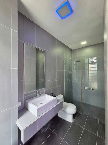 2-storey Terraced House for Sale in Laman Glenmarie (Shah Alam) - Hazeman Omar - Bathroom - PropertyGuru.com.my