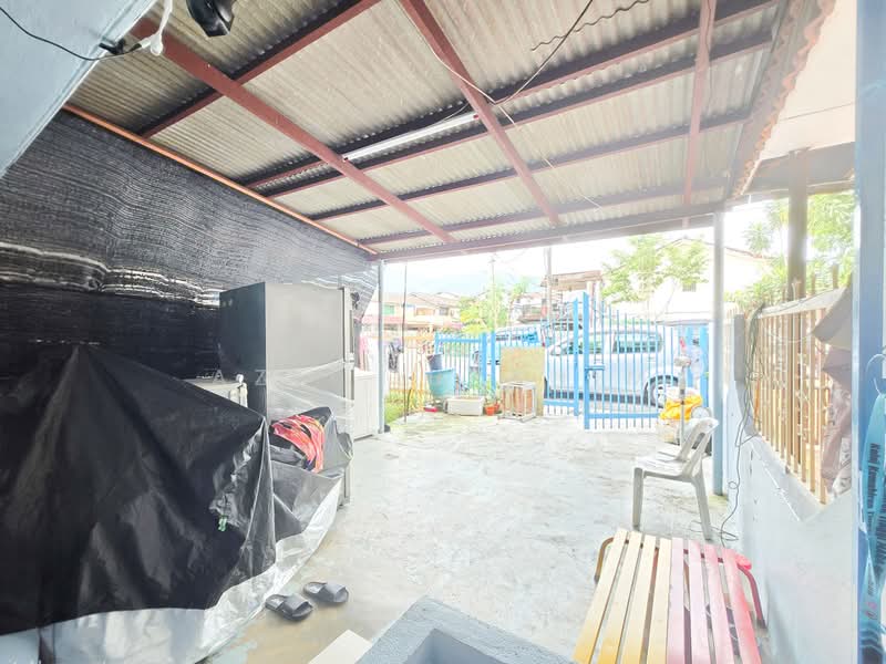 2-storey Terraced House for Sale in Taman Putra (Ampang) - Azli Ibrahim - Exterior - PropertyGuru.com.my