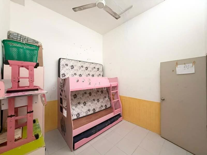 Rumah Teres 1 Tingkat untuk Dijual di Taman Putri Kulai (Kulai) - Mohamad Rahfi - Bedroom - PropertyGuru.com.my