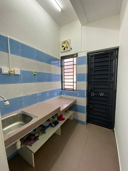 Rumah Teres 1 Tingkat untuk Disewa di Bandar Jaya Putra (Johor Bahru) - Edward Siow - Kitchen - PropertyGuru.com.my