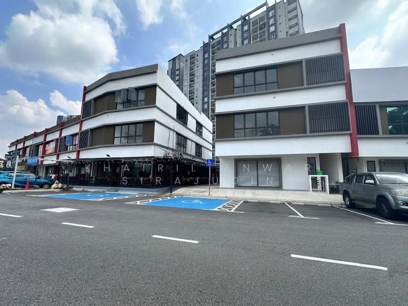 Kedai / Pejabat untuk Disewa di Bukit Jelutong (Shah Alam) - Khairil Anwar Sirajudin - Exterior - PropertyGuru.com.my