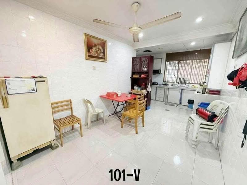 2-storey Terraced House for Sale in Taman Sentosa (Klang) - Daniel Kok - Kitchen - PropertyGuru.com.my