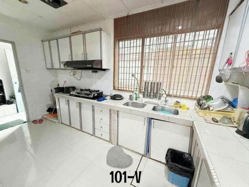 2-storey Terraced House for Sale in Taman Sentosa (Klang) - Daniel Kok - Kitchen - PropertyGuru.com.my