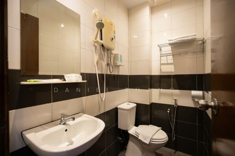 Hotel / Resort for Sale in George Town (Penang) - Daniel Phang - Bathroom - PropertyGuru.com.my