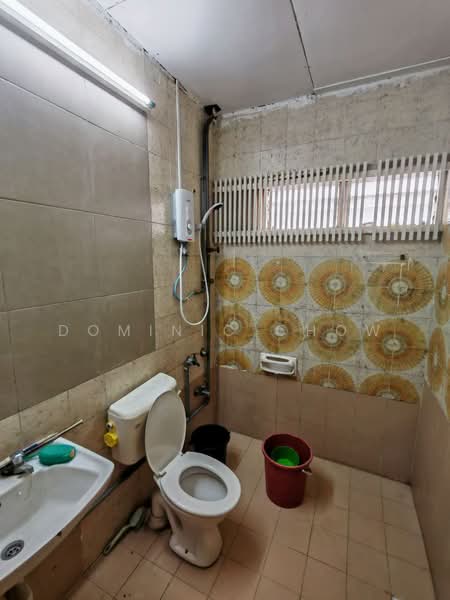 2-storey Terraced House for Rent in Taman Pelangi (Johor Bahru) - Dominic Chow - Bathroom - PropertyGuru.com.my