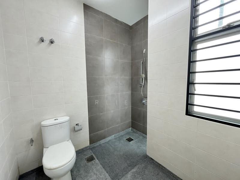 Rumah Teres 2-Tingkat untuk Disewa di Bandar Saujana Putra (Tanjong Duabelas) - Charlie Gan - Bathroom - PropertyGuru.com.my