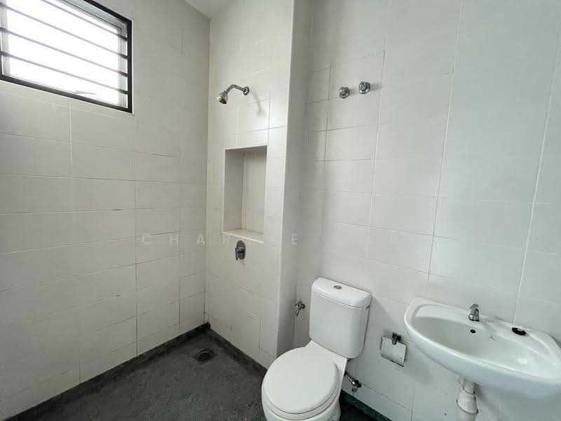 Rumah Teres 2-Tingkat untuk Disewa di Bandar Saujana Putra (Tanjong Duabelas) - Charlie Gan - Bathroom - PropertyGuru.com.my
