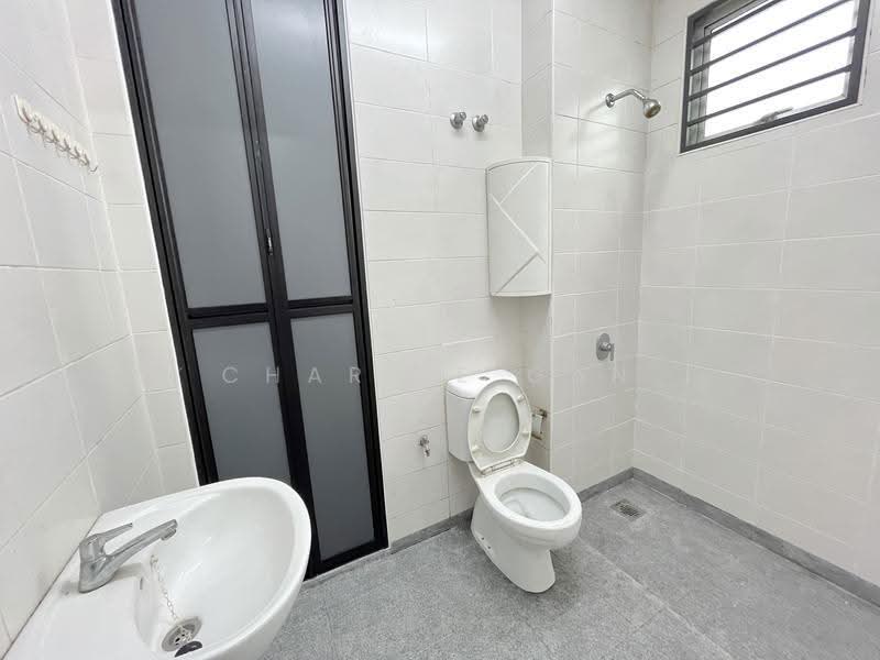 Rumah Teres 2-Tingkat untuk Disewa di Bandar Saujana Putra (Tanjong Duabelas) - Charlie Gan - Bathroom - PropertyGuru.com.my