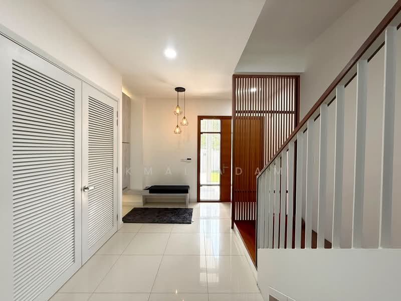 Semi-Detached House for Sale in Kajang (Selangor) - Akmal Adam - Entrance - PropertyGuru.com.my