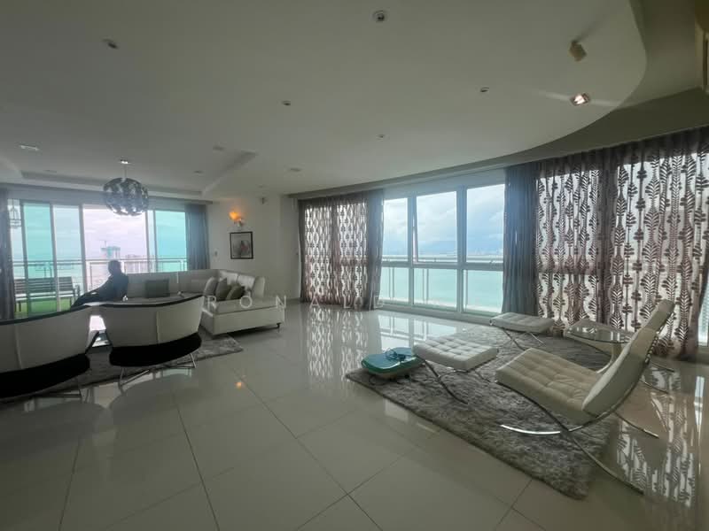 Kondominium untuk Dijual di Gurney Paragon - Ronald Ng - Living Room - PropertyGuru.com.my