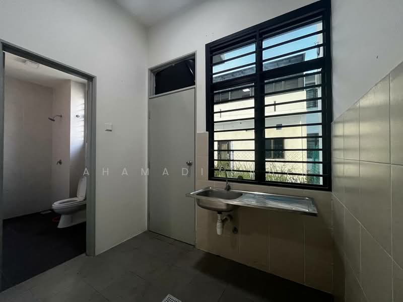 2-storey Terraced House for Sale in Sungai Buloh (Selangor) - Ahamadi Sabir - Bathroom - PropertyGuru.com.my