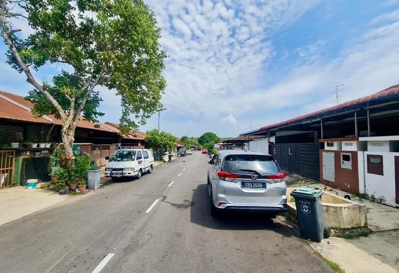 Rumah Teres 1-Tingkat untuk Dijual di Bandar Seri Alam (Masai) - Azlan Ismail aiproperty - Exterior - PropertyGuru.com.my