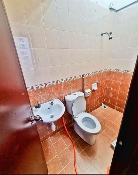 Rumah Teres 1-Tingkat untuk Dijual di Bandar Seri Alam (Masai) - Azlan Ismail aiproperty - Bathroom - PropertyGuru.com.my