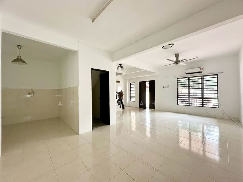 Rumah Teres 2 Tingkat untuk Dijual di Taman Pinggiran Permata (Batu Caves) - Azli Ibrahim - Interior - PropertyGuru.com.my