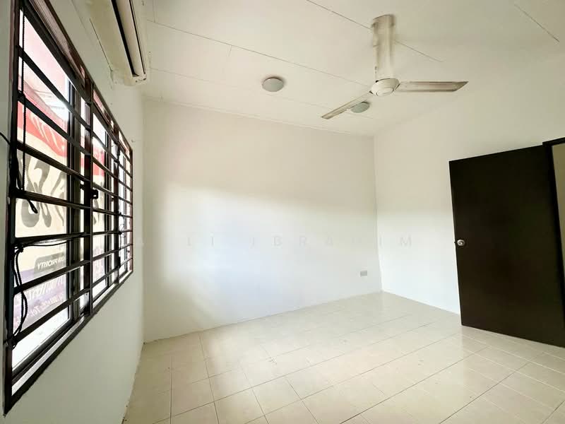 Rumah Teres 2 Tingkat untuk Dijual di Taman Pinggiran Permata (Batu Caves) - Azli Ibrahim - Interior - PropertyGuru.com.my