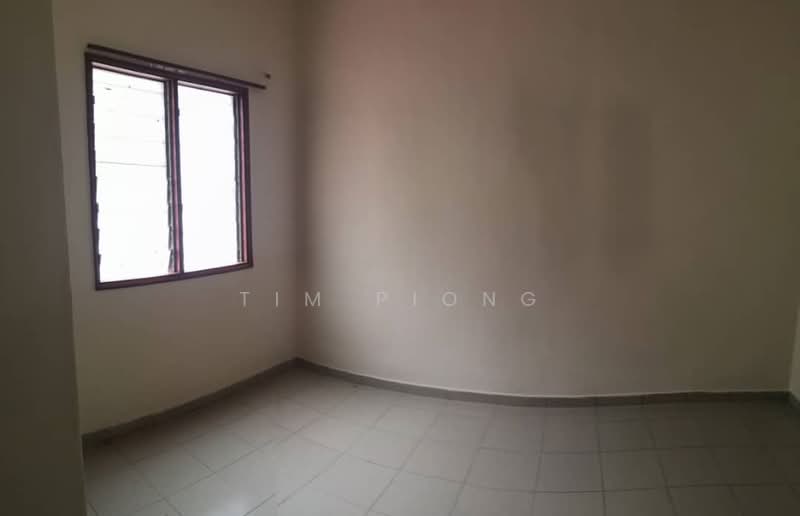 2-storey Terraced House for Sale in Taman Bukit Cheng (Cheng) - Tim Piong - Interior - PropertyGuru.com.my