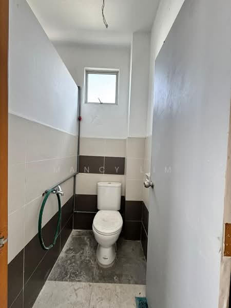 Kilang untuk Dijual di Kawasan Perindustrian SILC (Iskandar Puteri (Nusajaya)) - Mancy Lim - Bathroom - PropertyGuru.com.my