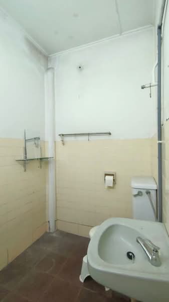 Rumah Teres 2 Tingkat untuk Dijual di Usj 2 (Subang Jaya) - Chan Chong Liang - Bathroom - PropertyGuru.com.my