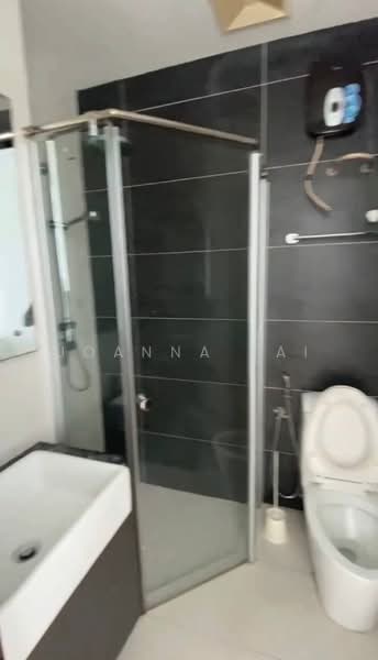 Condominium for Rent at Bay Laurel @ Country Garden Danga Bay - Joanna Tai - Bathroom - PropertyGuru.com.my