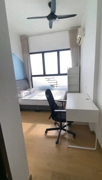 Condominium for Rent at Bay Laurel @ Country Garden Danga Bay - Joanna Tai - Bedroom - PropertyGuru.com.my