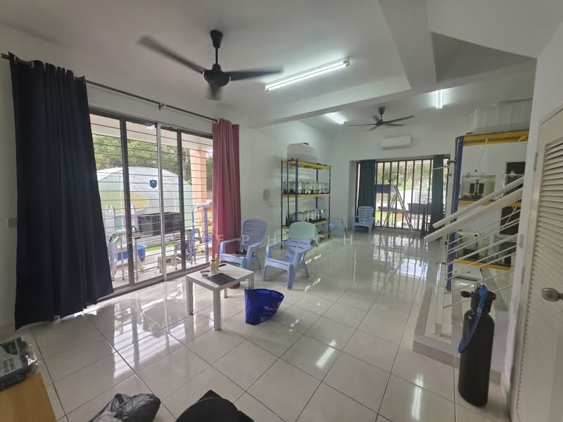 Rumah Teres 2 Tingkat untuk Dijual di Setia Indah (Setia Alam) - Joseph Chan - Living Room - PropertyGuru.com.my