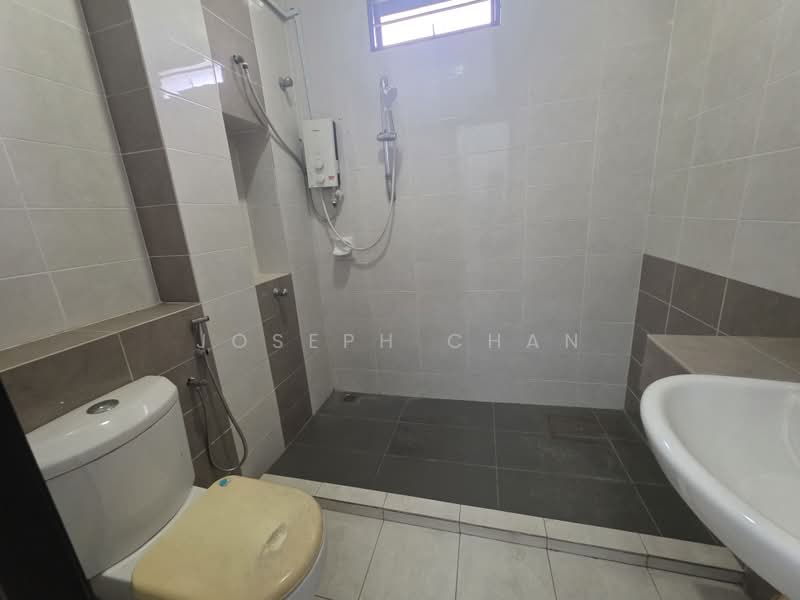 Rumah Teres 2 Tingkat untuk Dijual di Setia Indah (Setia Alam) - Joseph Chan - Bathroom - PropertyGuru.com.my