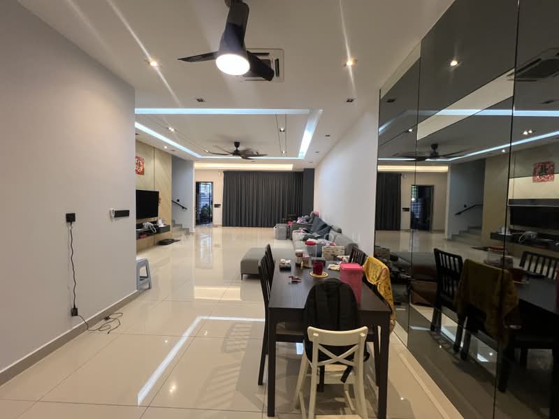2-storey Terraced House for Sale in Bandar Rimbayu (Telok Panglima Garang) - Miki You - Living Room - PropertyGuru.com.my